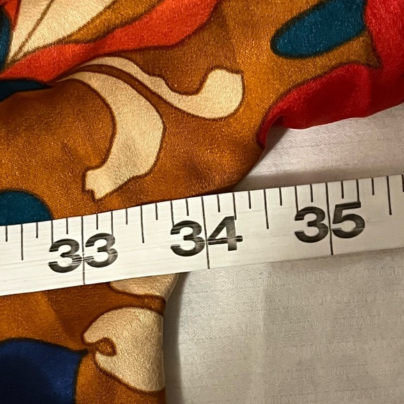 Entro Modern Multicolor Floral V Neck Top, size 2X - Picture 7 of 8